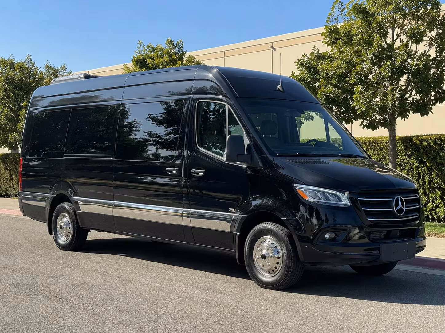 everett airport transportation