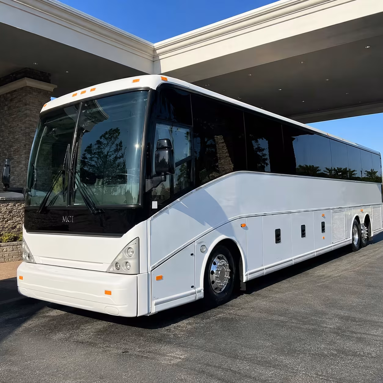 everett shuttle buses for hotel and cruise terminal connections