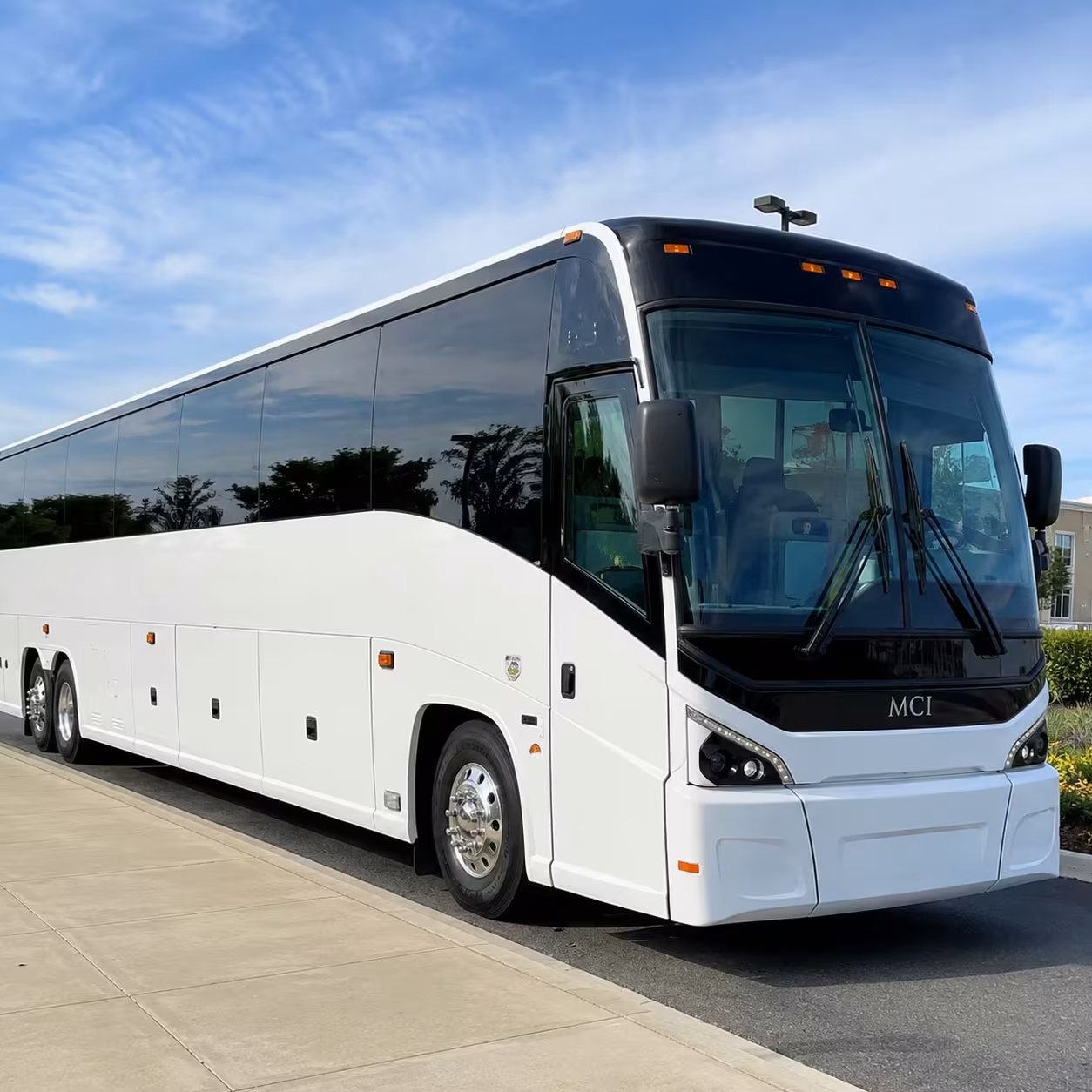 everett to seattle charter bus rentals for arena concerts