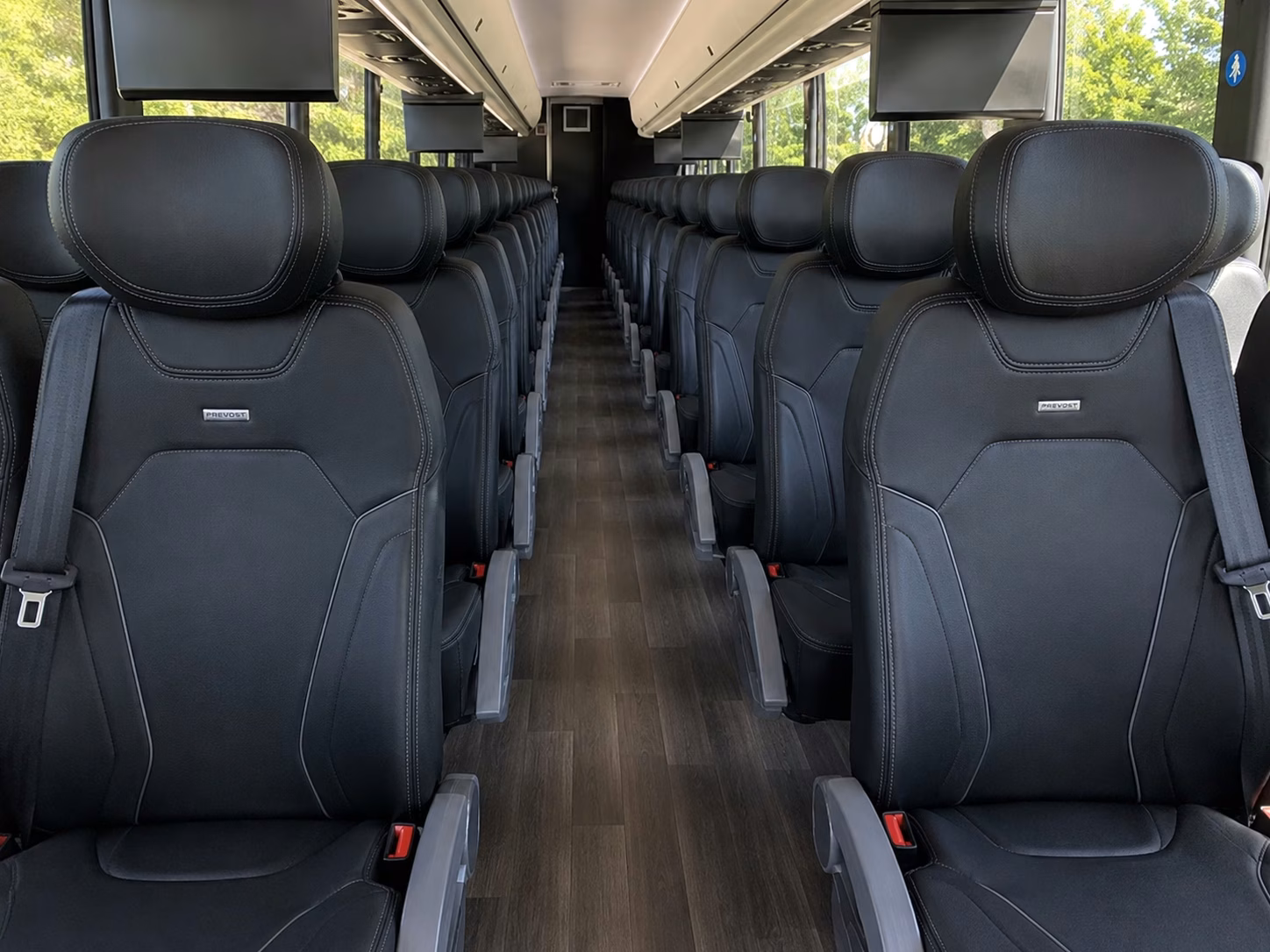 how bus type and size change charter bus prices in everett washington